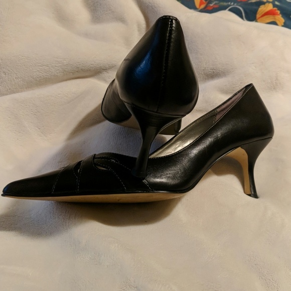 Anne Klein "Maheron" black heels - Picture 5 of 8